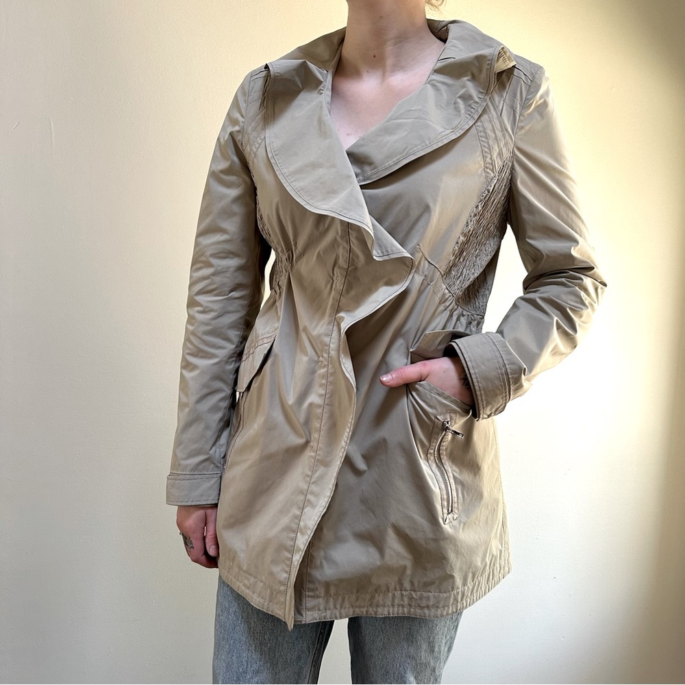 Elie Tahari ~Smocked Ruffle Collar Raincoat in Medium